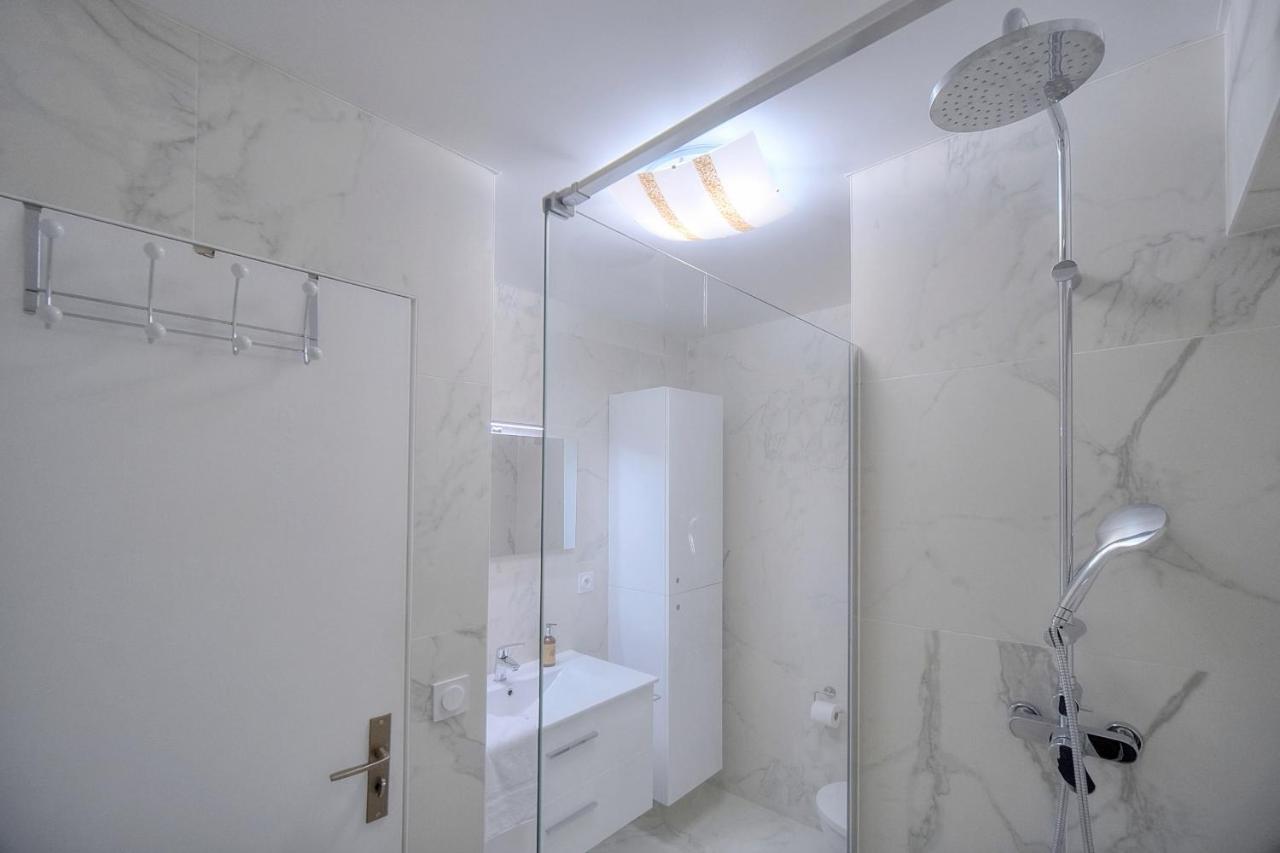 Immogroom - 2 Br- Bright - Terrace - Wifi - Air Conditioning *